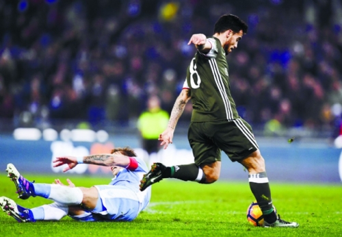  拉齐奥补时争议点球逼平榜首引爆舆论  