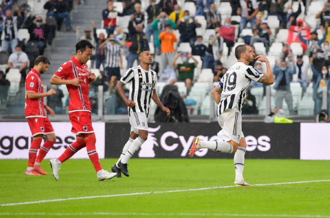  尤文图斯门将神勇扑救保住胜果